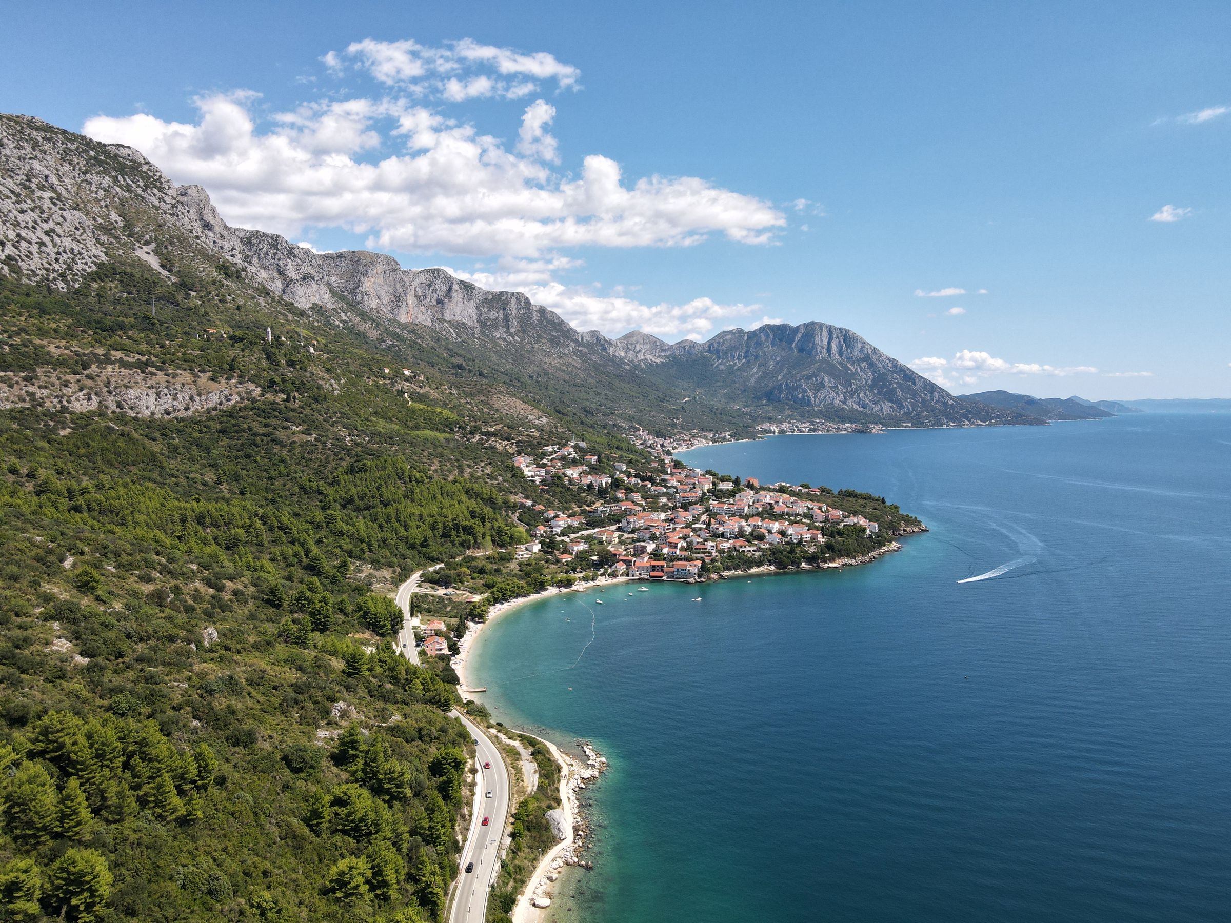 Jadranska magistrala uz hrvatsku obalu kod Podace